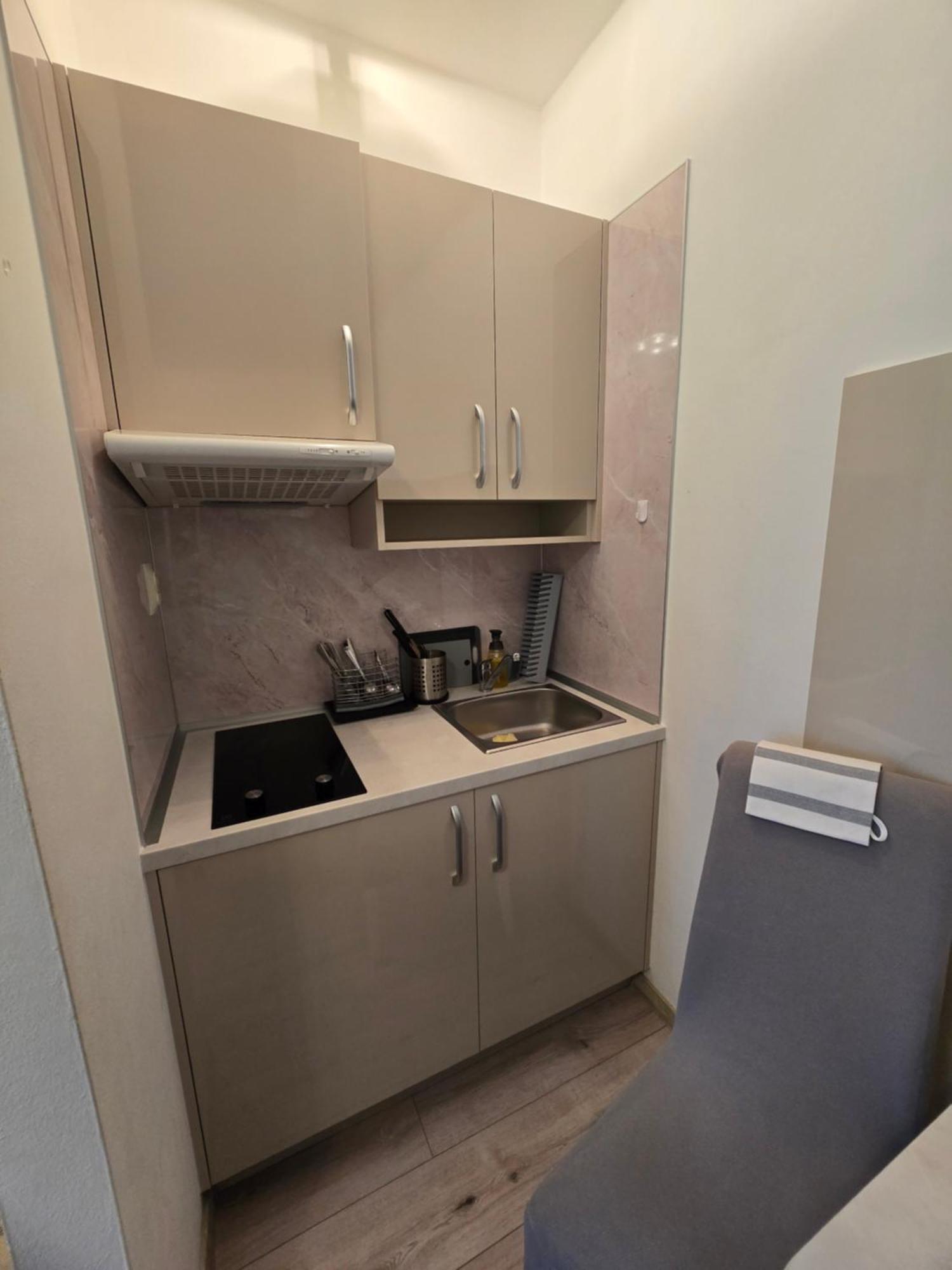 Elizabeth Apartment