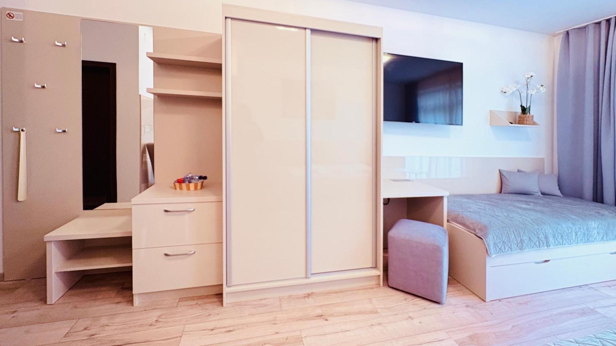 Elizabeth Apartment